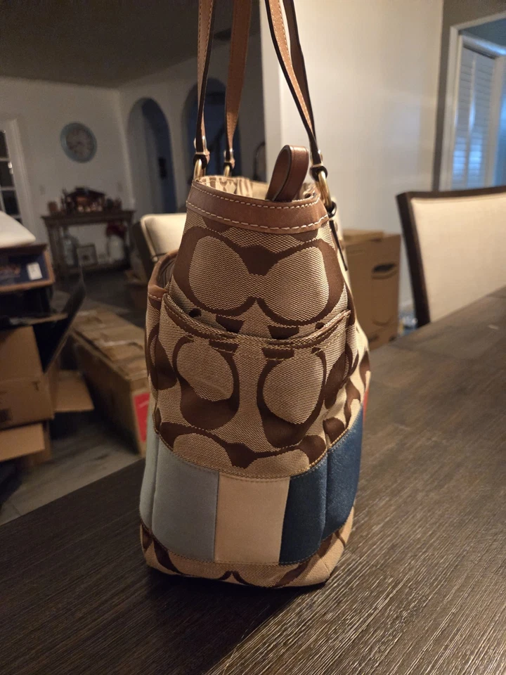 Bolso de Mano/Pañales Vintage COACH SIGNATURE C CAQUI Multicolor Rayas Raro Foto 2 de 4