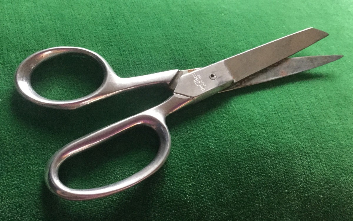 Vintage Hot Drop Forged Steel Scissors Shears ITALY 8 Inch 510-C7
