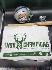 NEW Milwaukee Bucks 2021 NBA CHAMPIONS Parade T Shirt XL (DT)