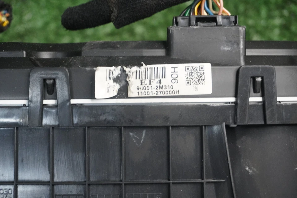 2010 HYUNDAI Genesis Coupe medidor de velocidade cluster OEM 90K milhas 940012M310 - Imagem 3 de 4