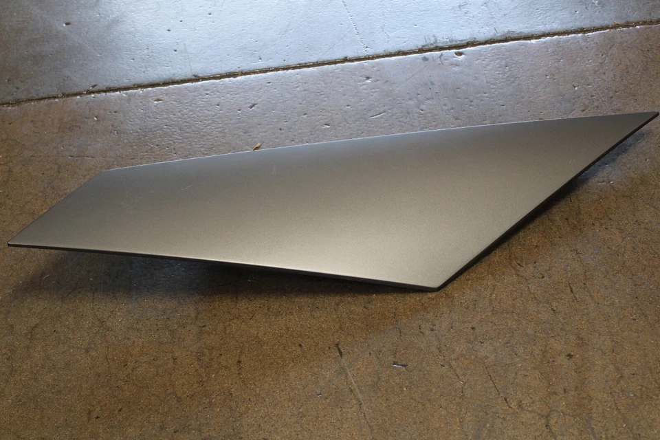 Lamborghini Aventador, diestro, derecho, ala de murciélago, rayado, usado, P/N 470119264B Foto 4 de 4