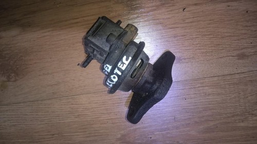 AGR Ventil Abgasrückführungsventil  Opel Vectra DE132885-47