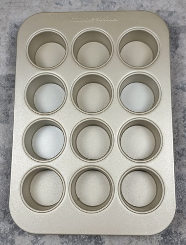 Williams-Sonoma Goldtouch Pro Nonstick Cupcake/ Muffin Pan 12 Well