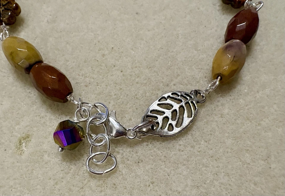 Beautifully Colored Mookatite and Czech Glass Bracelet 7.5 - Image 2 of 3