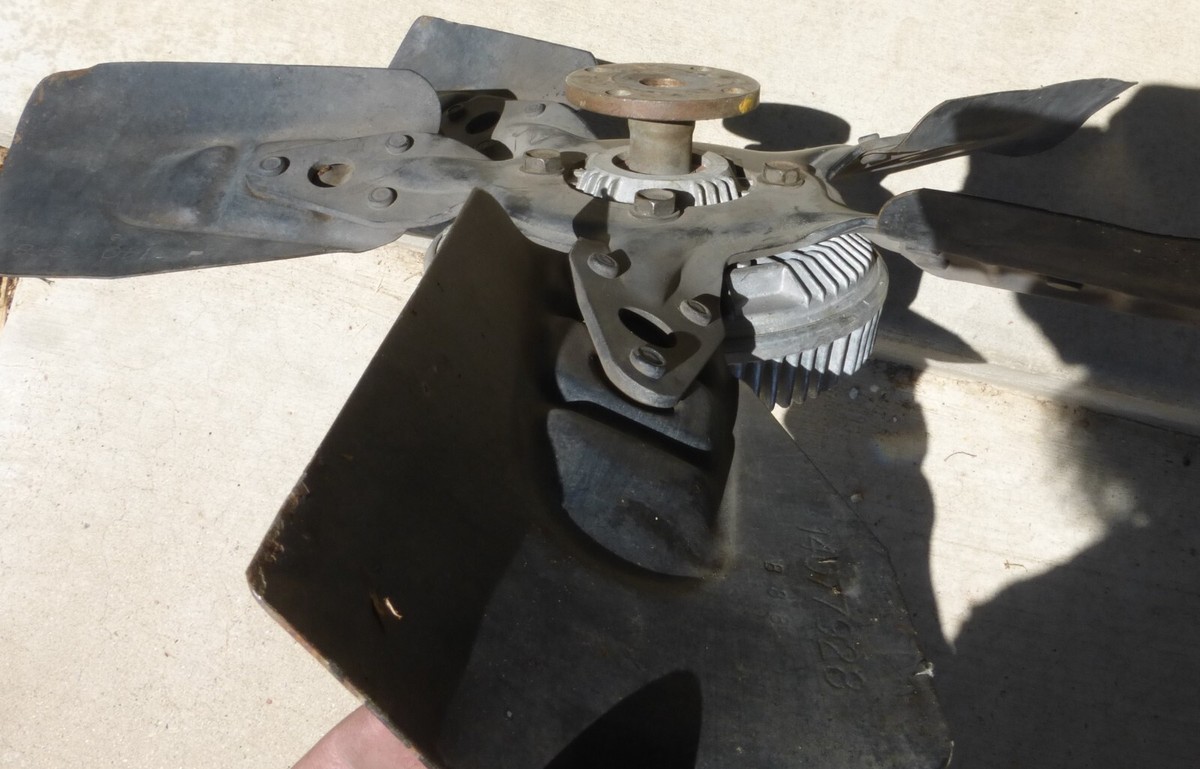 OEM Chevrolet/GMC 1981-87 Radiator/Cooling Clutch Fan 14077928 