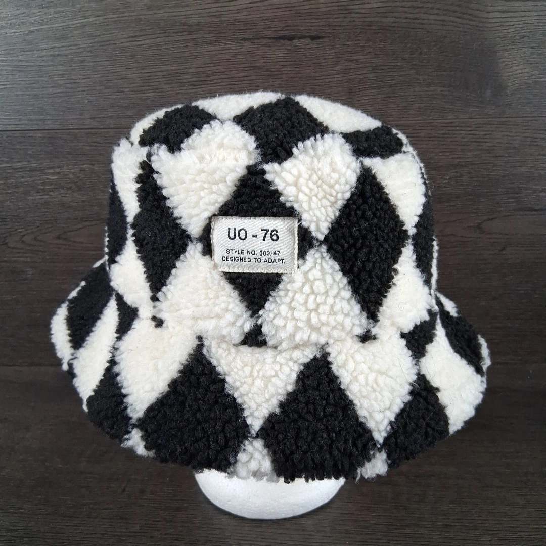 Urban Outfitters Fleece Bucket Hat Women’s One Size Black White New
Opens in a new window or tab