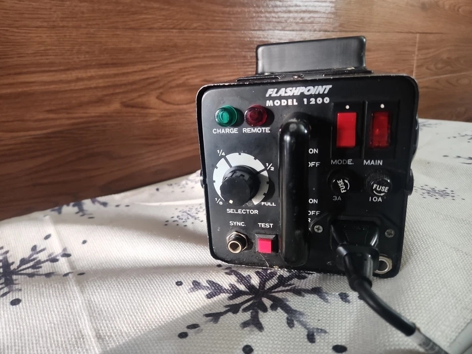 VTG Flashpoint Model 1200 Monolight Light 415781 Tested Works! Camera Equipment - Image 2 of 4