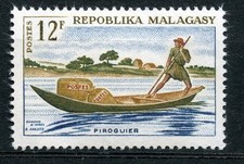 STAMP / TIMBRE DE MADAGASCAR NEUF N° 413 ** TRANSPORT PIROGUIER POSTAL