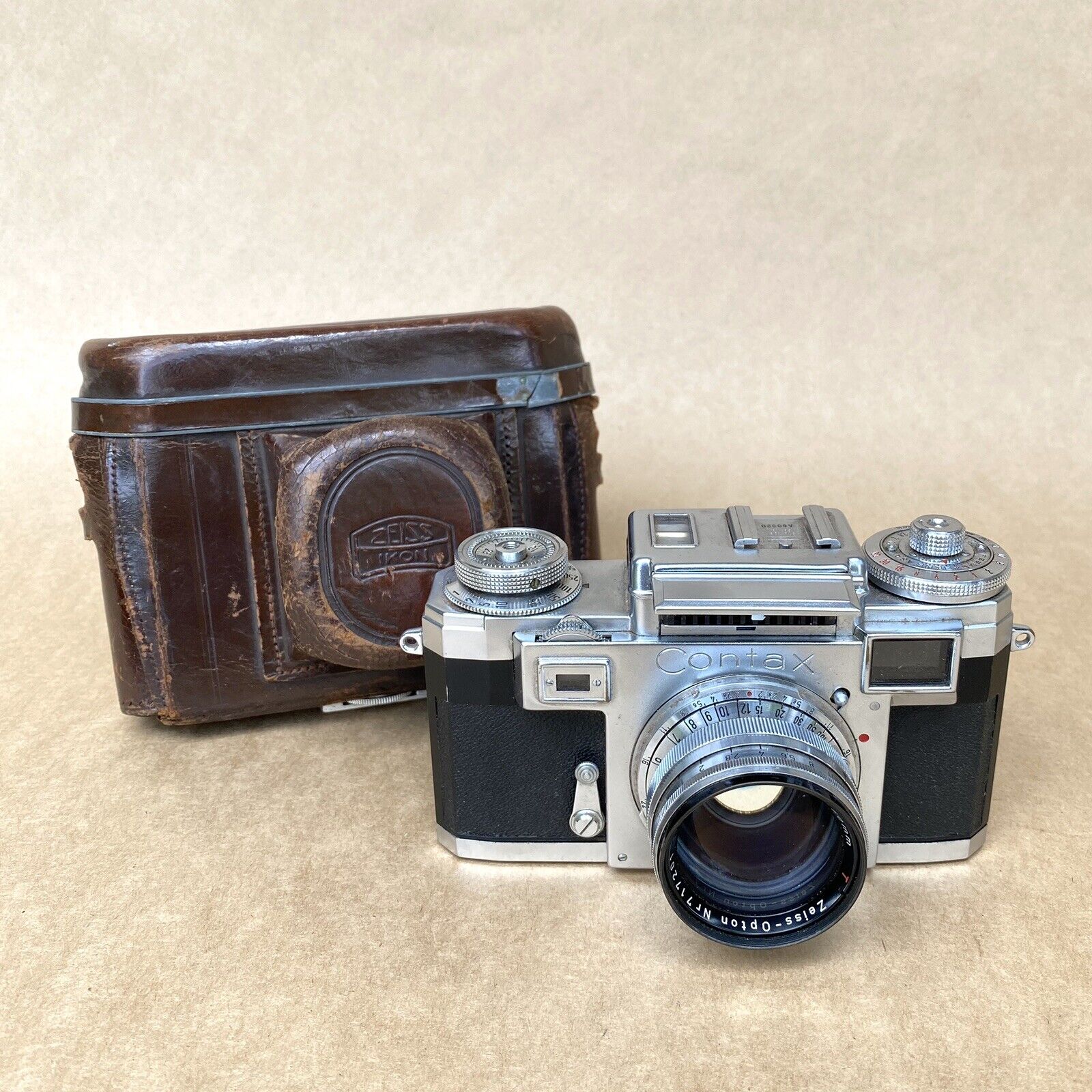 アウトレットオンライ IKON 【最終値下】ZEISS Contax ケース・スプール付き 輸出用 Ⅲ フィルムカメラ