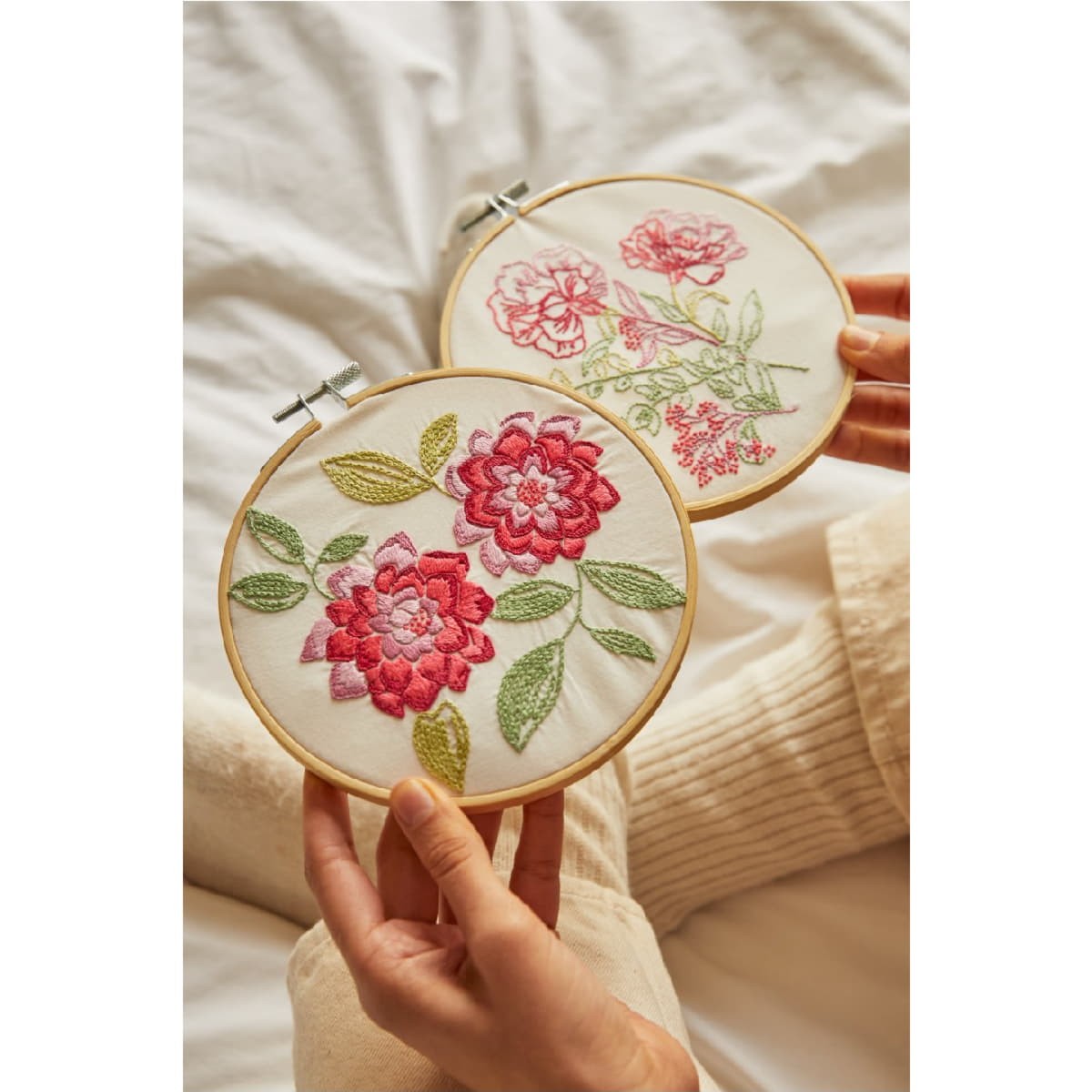 DMC stamped satin stitch kit with embroidery hoop 2 designs ""Poetic carnations ""