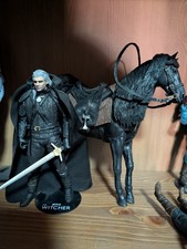 THE WITCHER (NETFLIX SERIES) ROACH und GERALT...