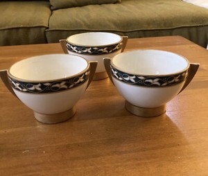 Set 3 Elizabeth Arden Footed Bowls Green & Gold Painted