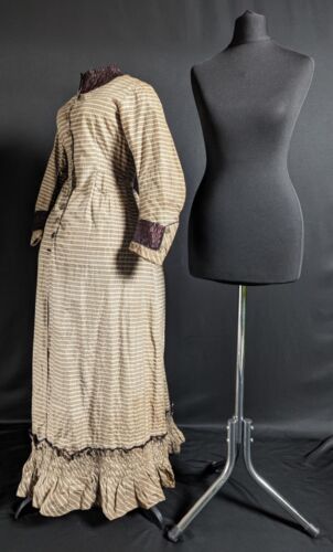 Viktorianische antike Mode 1870er/1880er Jahre Mädchen natürliche Form Hektik Kleid - Bild 4 von 24