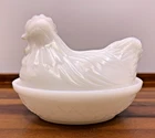Vintage Hazel-Atlas 1940s White Red Milk Glass Hen on Nest Covered Dish 4.5"