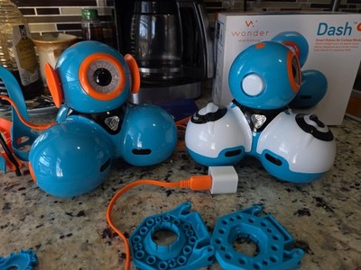 Wonder Workshop Dash Coding Educational Robot With Accessories (Set 2  Dash)