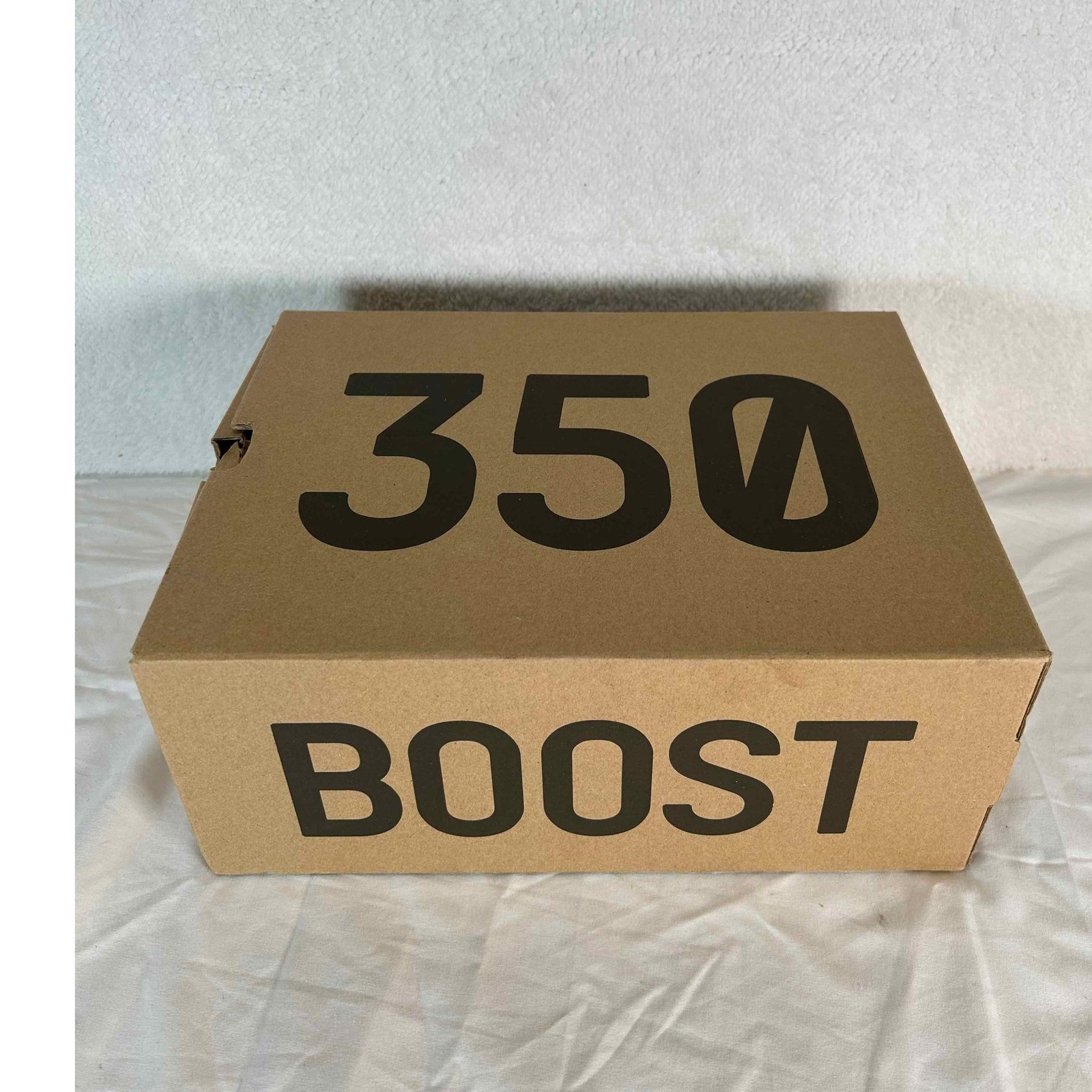 Adidas Yeezy Boost 350 V2 Originals Black Sneakers GX3791 Unisex Size 4.5 in Box thumbnail 2