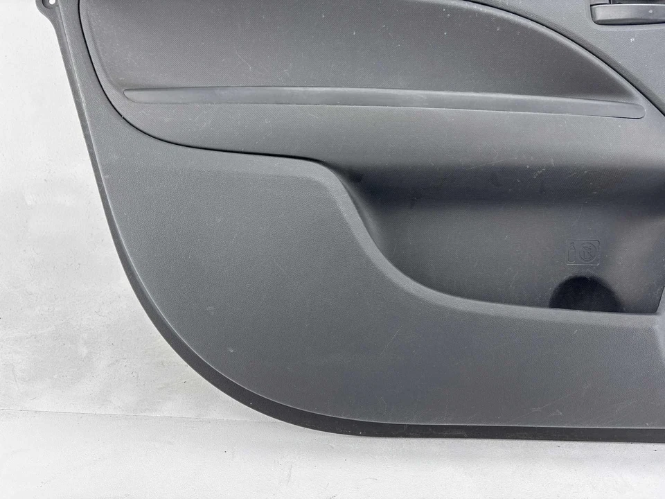 Panel de cubierta de moldura de puerta delantera izquierda Mitsubishi Mirage G4 2017-2024 OEM Foto 4 de 4