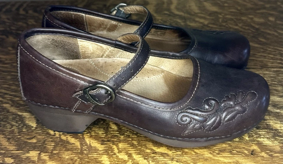Zuecos florales bordados de cuero marrón Dansko Savanna Mary Jane para mujer talla EU 39 Foto 4 de 4