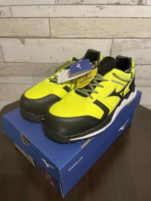 Mizuno Safety Working Shoes ALMIGHTY HW11L F1GA2000 Yellow x