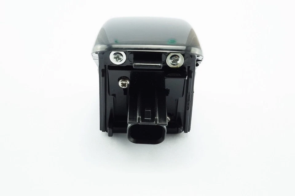 GENUINE TOYOTA HILUX REVERSE CAMERA WITH PLUG CONNECTOR 6 PIN - Image 4 of 4