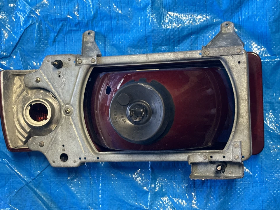 Faros Euro Audi 4000 y Coupé GT Hella H4 1980-1984 (Pre-Facelift) Foto 3 de 4