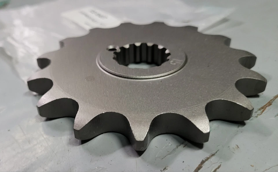 SUZUKI GS 1978-1986 ENGINE SPROCKET  *NEW* - Image 3 of 4