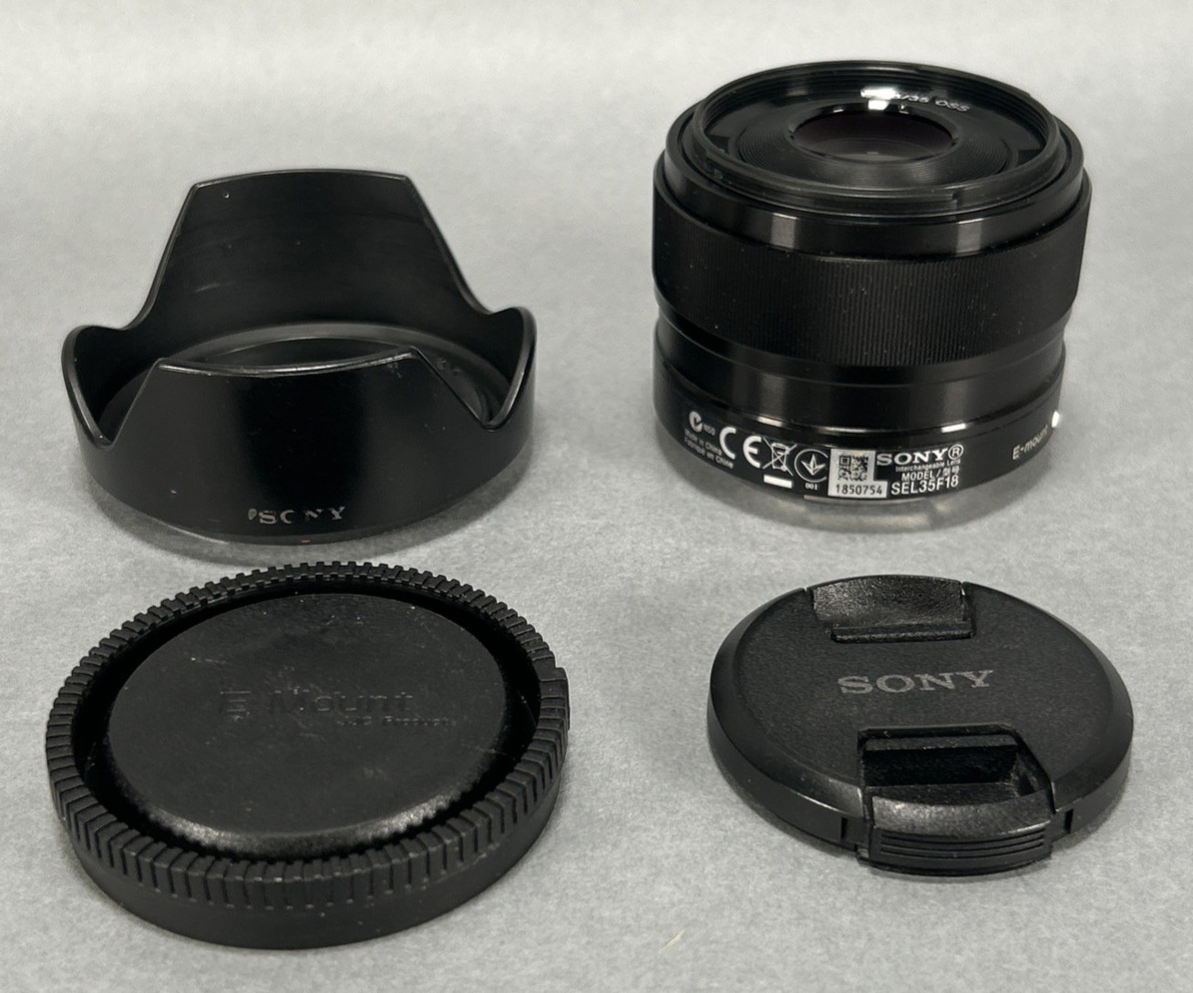 Sony SEL35F18 35mm F/1.8 Lens for Sony E-Mount Camera W/Caps & Lens Hood
