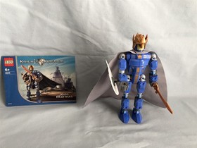 LEGO set 8809 King Mathias w/ cape VINTAGE Castle 100% complete w/ instructions