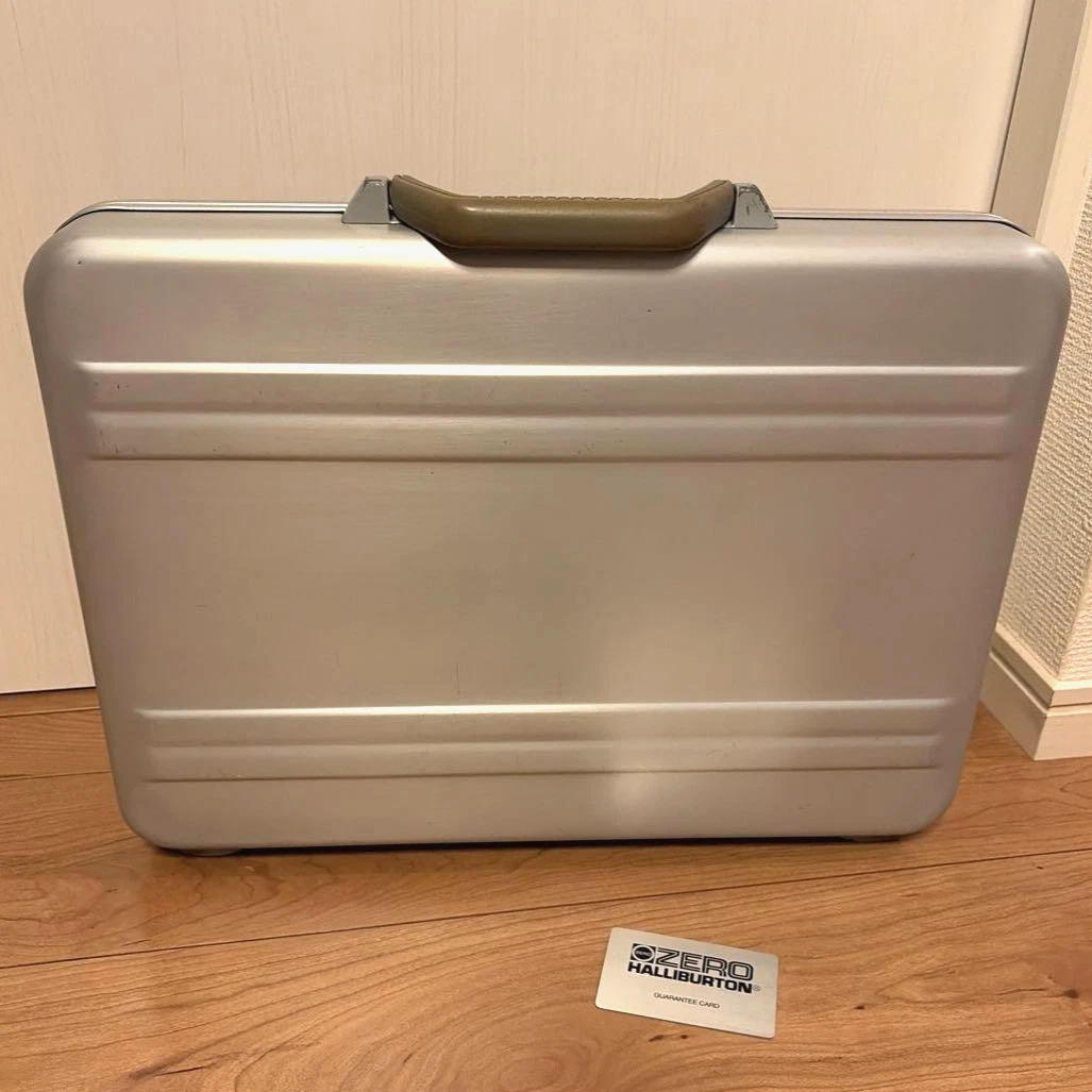 Zero Halliburton 铝制旅行行李箱银色| eBay