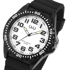 Q&Q by Citizen Herrenuhr mit 10 Bar im sportlichem Design | Superluminova 
