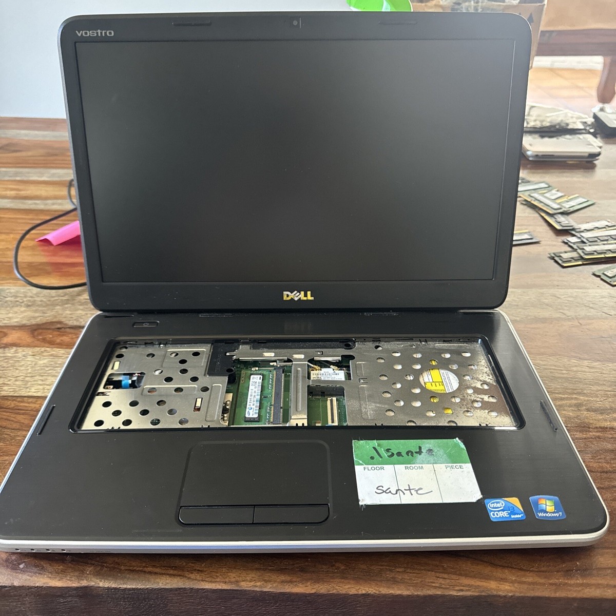 Dell Vostro 1540 Laptop Computeri3-1st Gen 2GB RAM No HDD No