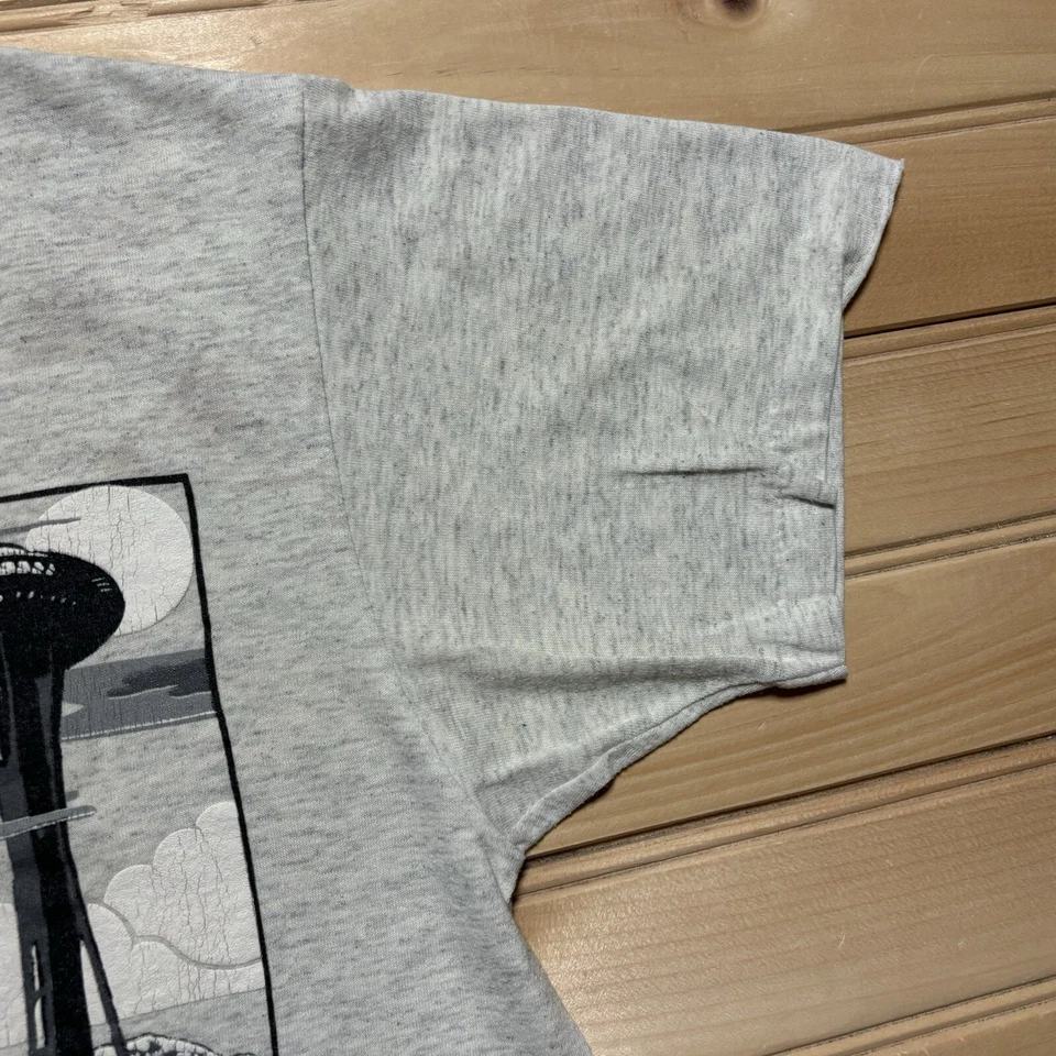 Vintage 80s Seattle Washington Space Needle Water Sports Art Tourist Shirt - M - Image 4 of 4