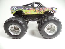 Monster Jam Truck Reptoid Hot Wheels Green & Black Snake Skin Paint Job Fangs