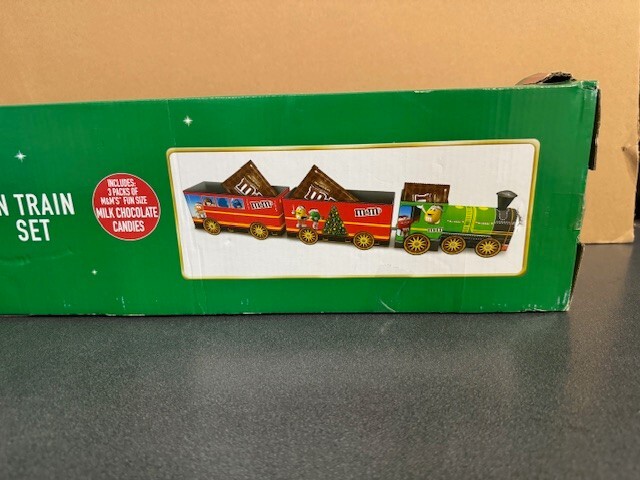 M & M CHRISTMAS TIN TRAIN SET Metal Train M & M's 2019