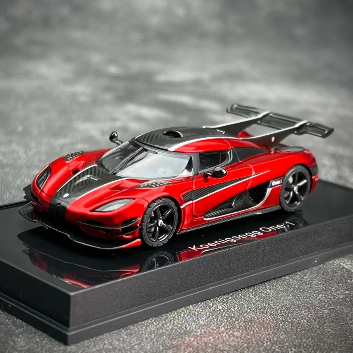 AUTOart 1:64 Scale KOENIGSEGG ONE:1 Supersports Car Model Apple AUTOart 1:64 Scale KOENIGSEGG ONE:1 Supersports Car Model Apple