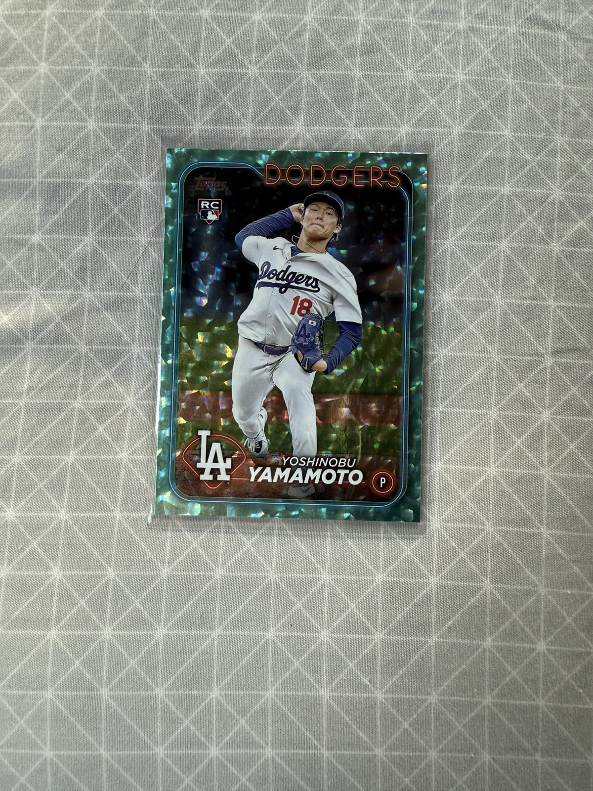 2024 Topps Series 2 - Yoshinobu Yamamoto #553 Aqua Foil /399 (RC)