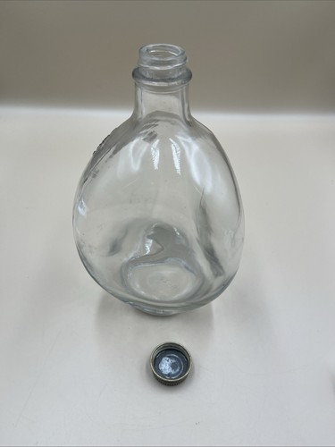 Bouteille en verre trempé à trois faces  - Photo 7 sur 8