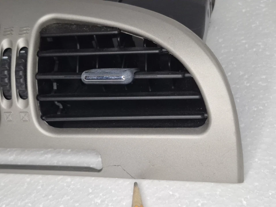 ⭐ 00-06 Lincoln LS Grey Face Upper Center Dash A/C Dual Air Vents Bezel⭐ - Image 2 of 4