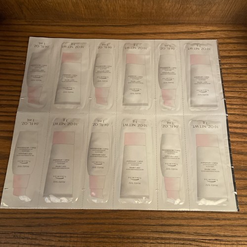 6 Mary Kay Timewise Microdermabrasion Step 1 Refine Step 2 Replenish Samples - Afbeelding 1 van 3