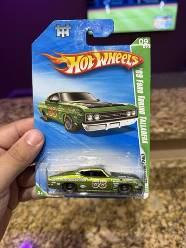 Hot Wheels 2010 Super Treasure Hunt STH '69 Ford Torino Talladegas mit Protector