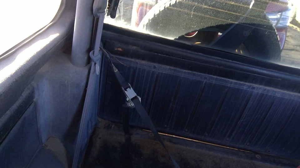 Cinturón de seguridad trasero derecho 96 Geo Tracker pasajero retractor hombro OEM negro Foto 2 de 4