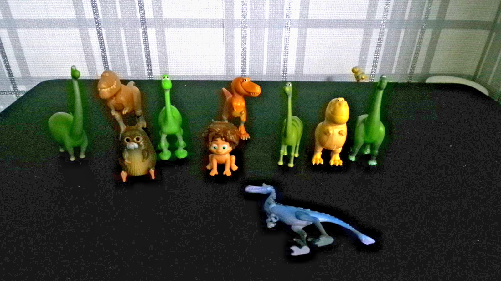 Disney The Good Dinosaur small  Action Figure Bundle of 10