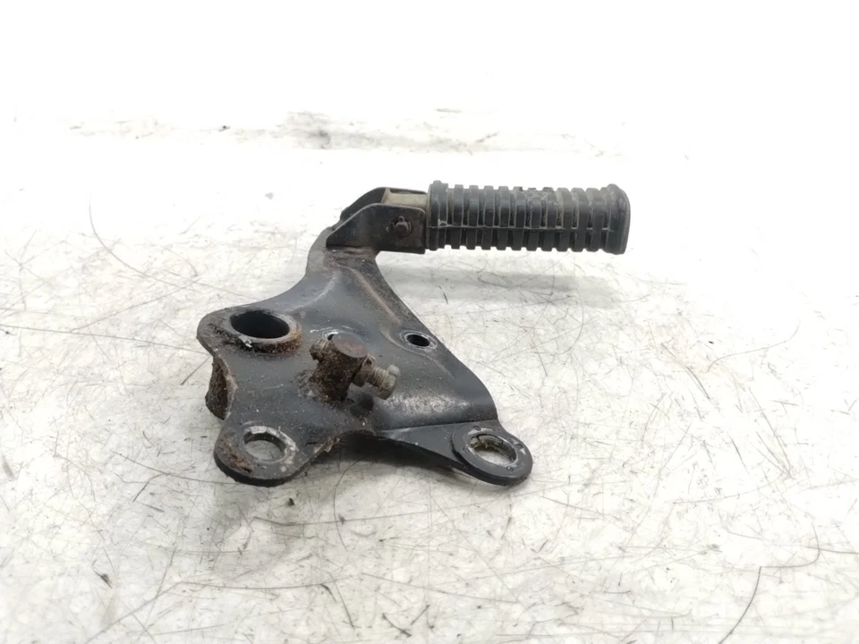 Yamaha R5 1972 72 reposapiés trasero derecho pasajero reposapiés y montaje Foto 2 de 4