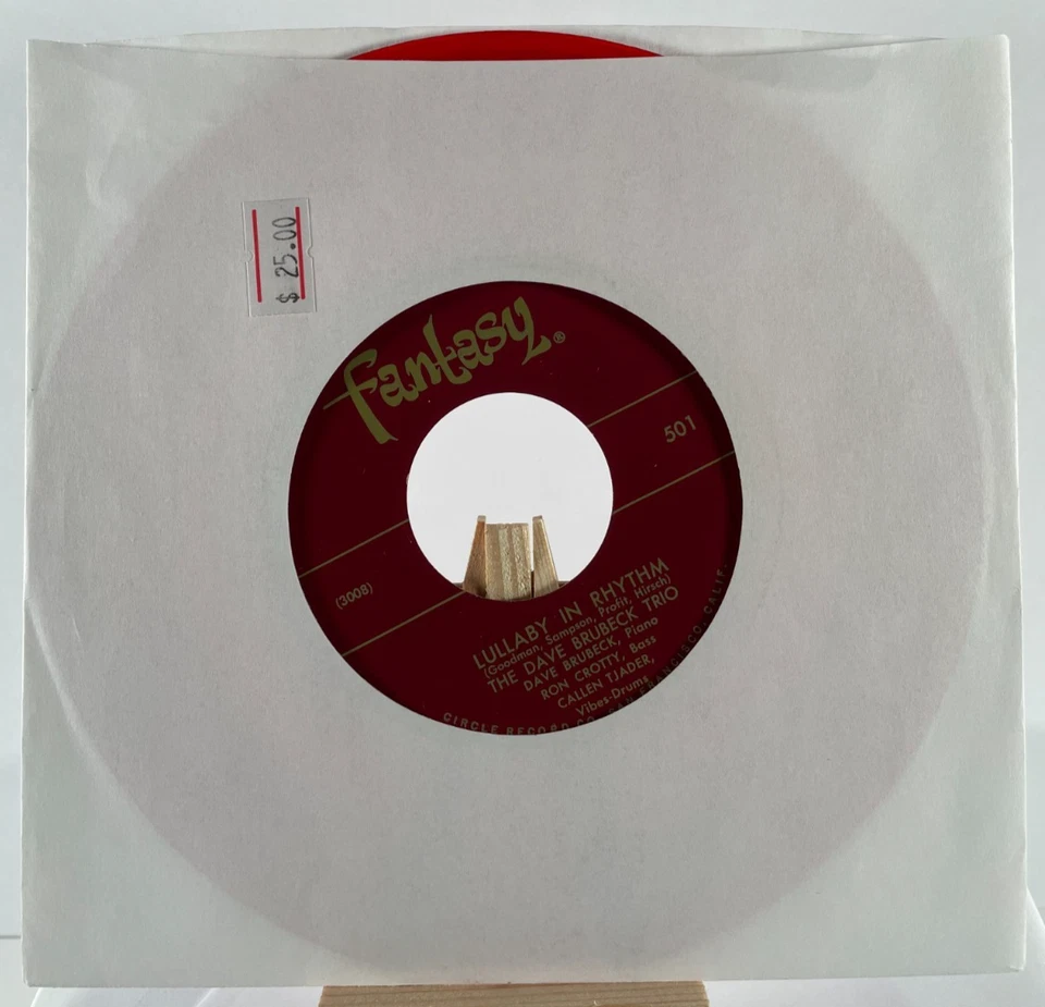 DAVE BRUBECK 45 RED VINYL - LULLABY IN RHYTHM / YOU STEPPED OUT OF A DREAM—VG+ Foto 3 de 4