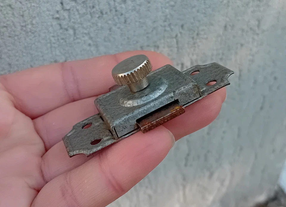 Lot de 2 Anciennes Targettes / verrous / loquets de porte en métal N°109C - Photo 4/4
