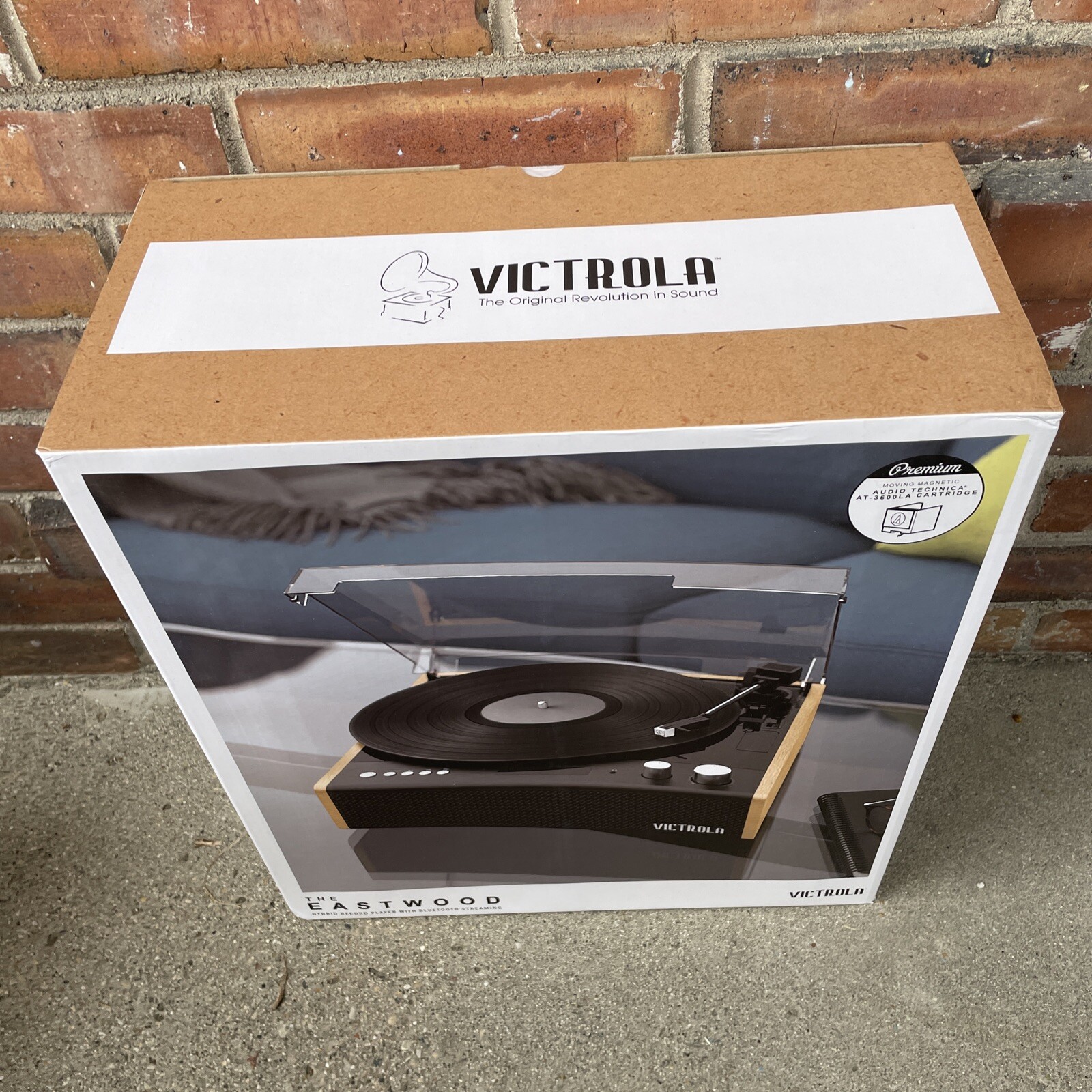 NIB Victrola Eastwood 3 Speed Bluetooth Turntable Builtin Speakers