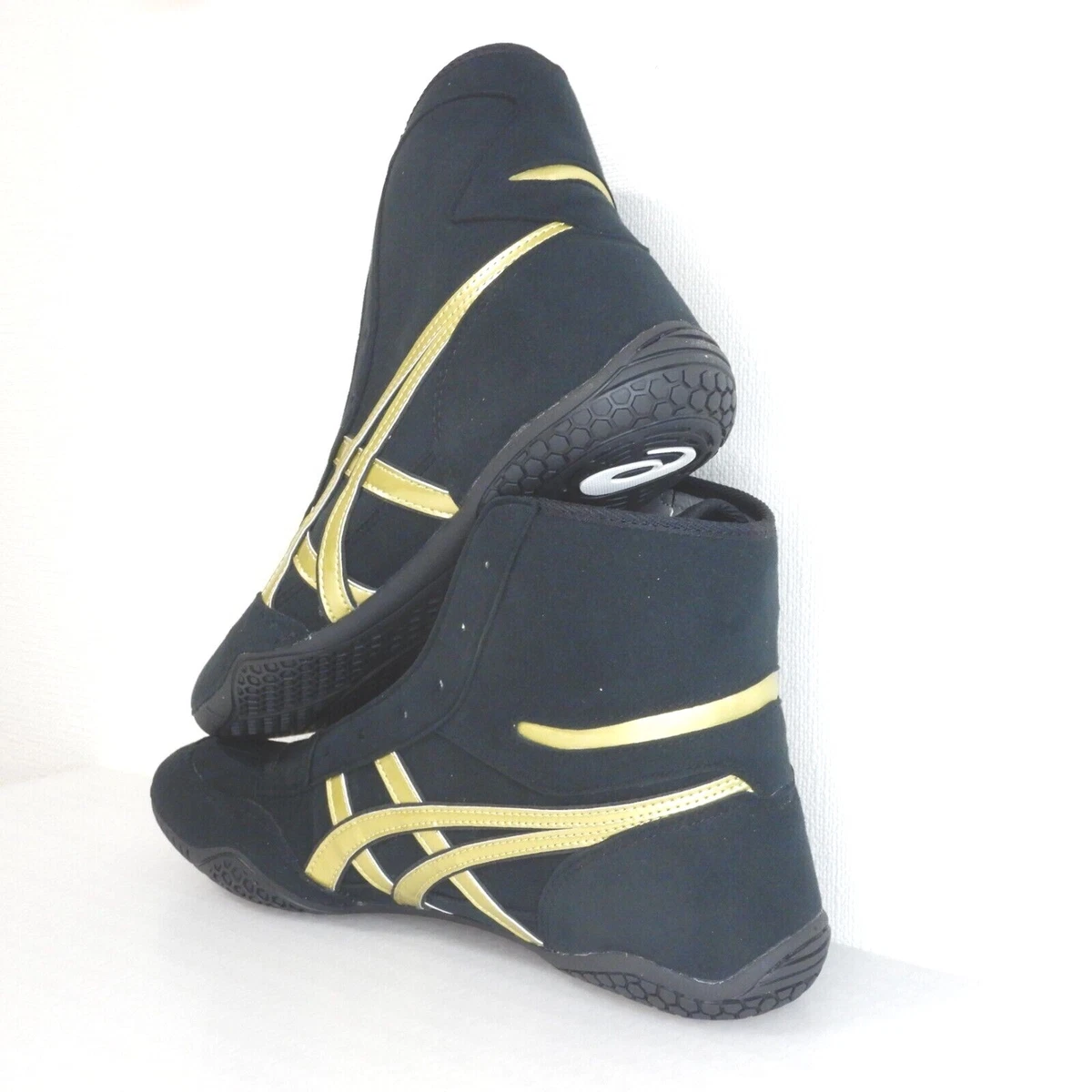 Asics wrestling shoes black and clearance gold