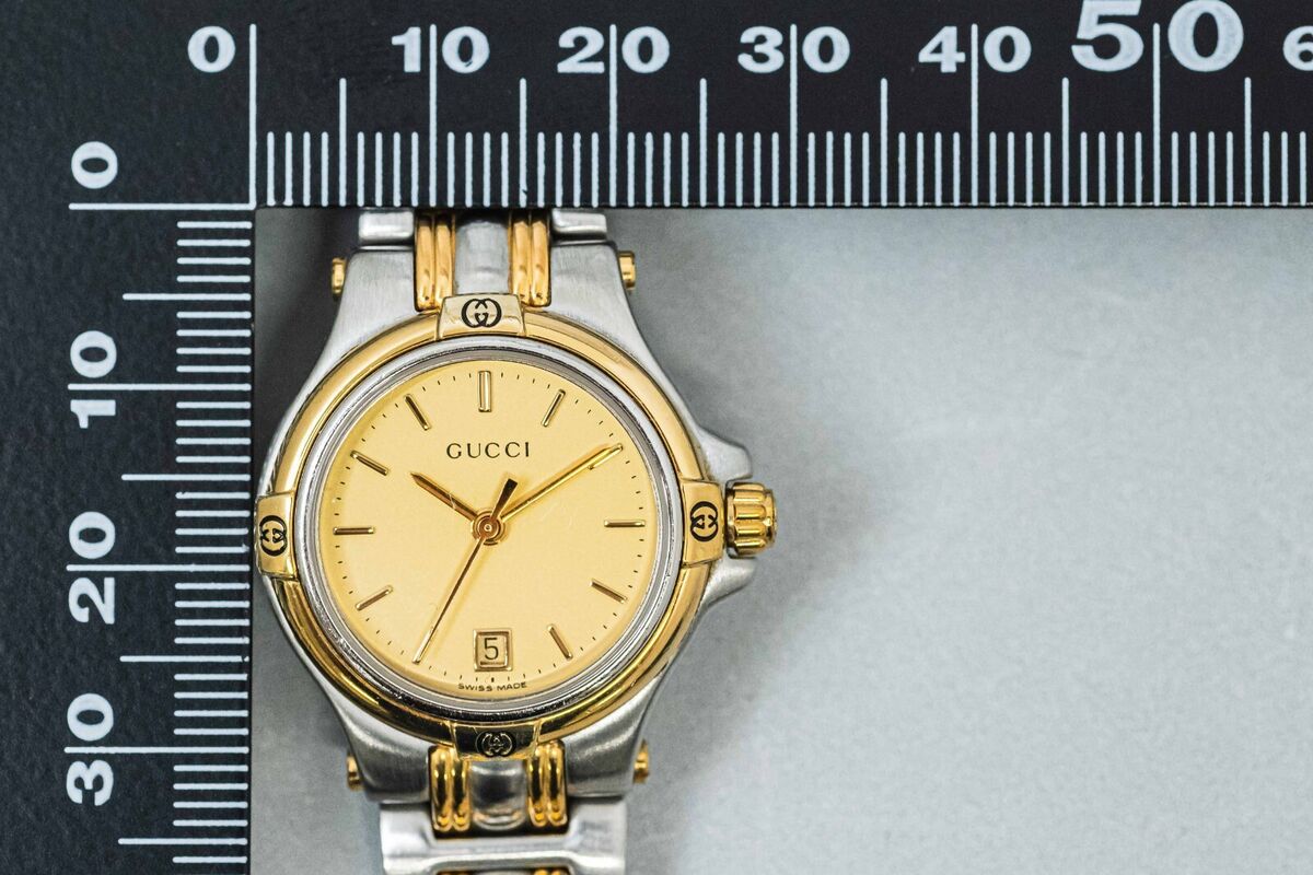 NEAR MINT w/Case* Vintage GUCCI 9040L Quartz Gold Dial NEAR MINT w/Case* Vintage GUCCI 9040L Quartz Gold Dial