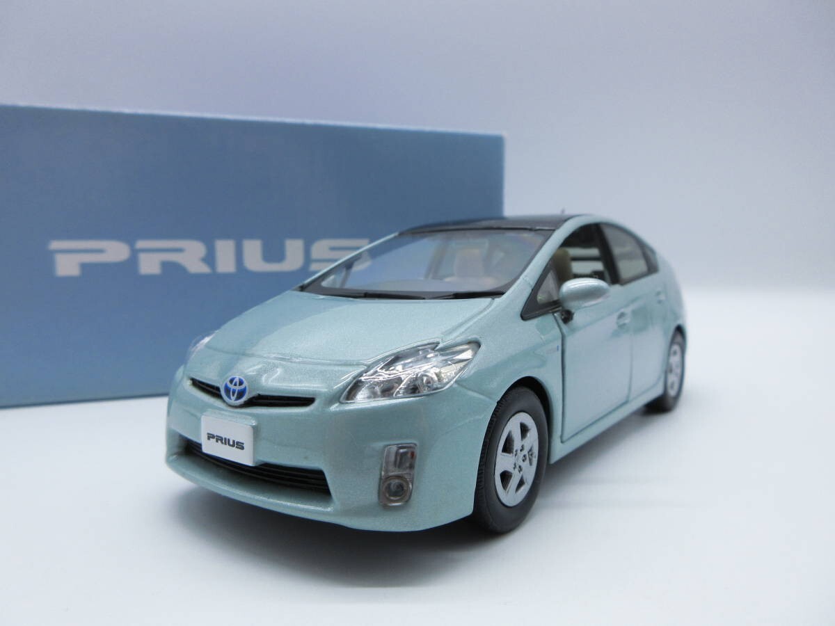 1:30 Toyota 3rd Prius 30 color sample minicar aqua blue