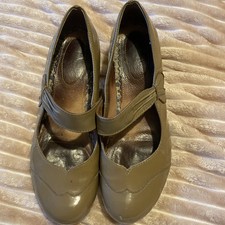 Ladies Hotter Mary jane style shoes Size 5 Beige Patent  